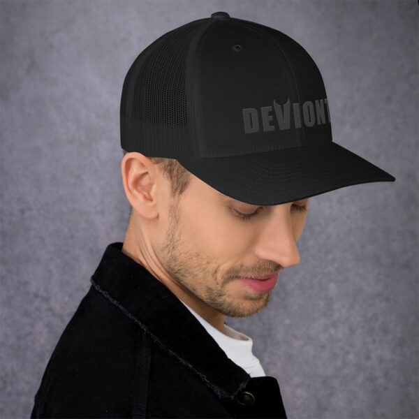 Retro Trucker Cap - Moniker (Black)
